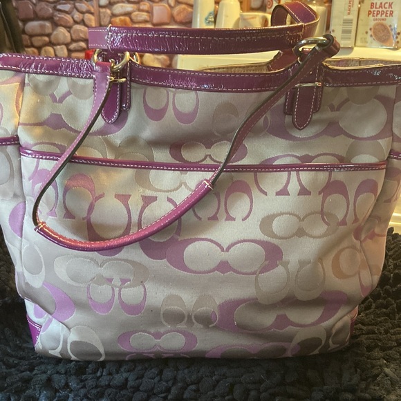 EUC  coach cream/ purple shoulder purse - Picture 2 of 10